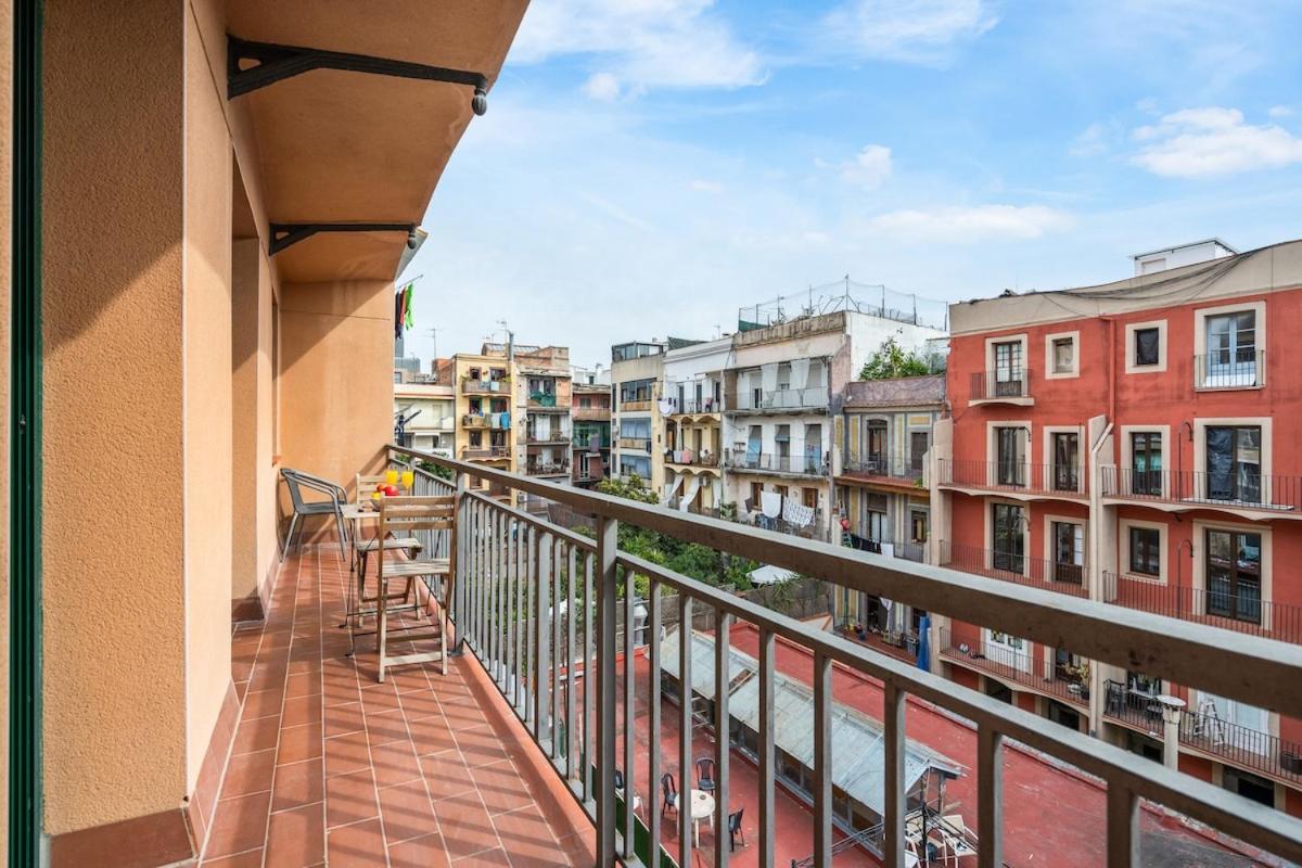 Lodging Apartments Liceu G1 Барселона Экстерьер фото
